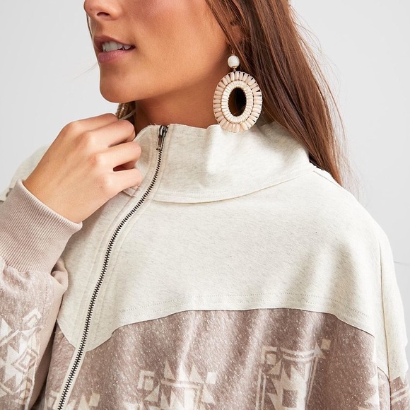 MISS ME | Quarter Zip Pullover - Picture 3 of 6